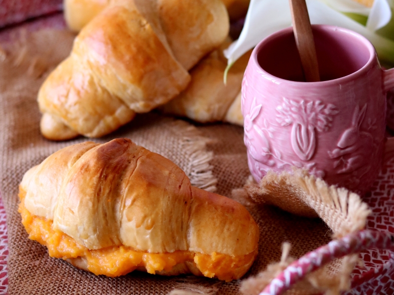 Receita de croissants brioche com doce de ovos e ovo inteiro Dovo