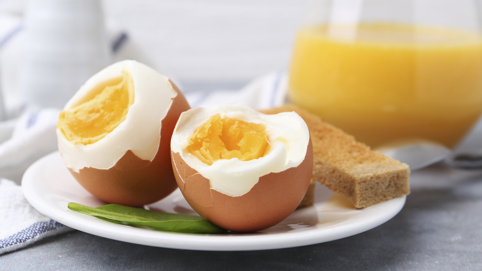 Ovos cozidos com casca Dovo