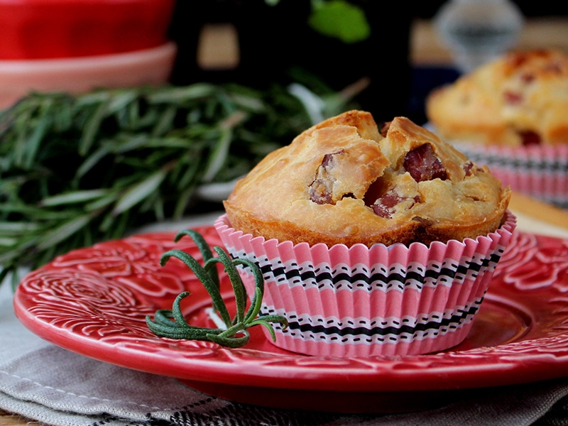 Receita de muffins de salpicão com ovo inteiro dovo