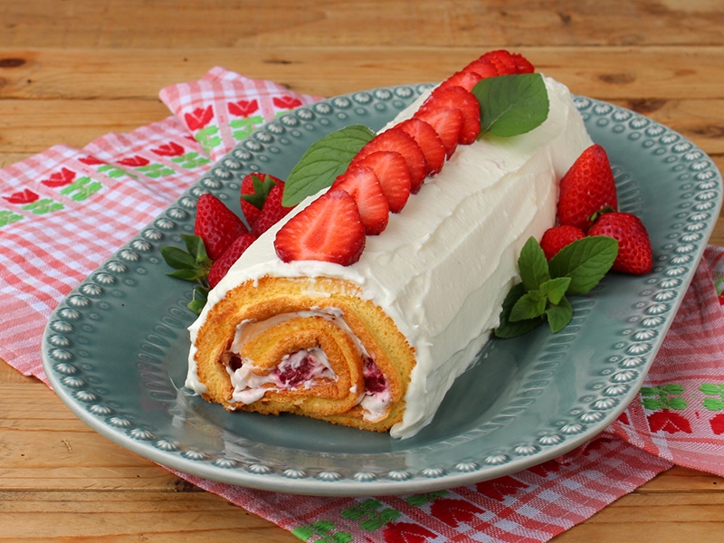 receita de torta de morangos e chantilly com ovo inteiro líquido Dovo